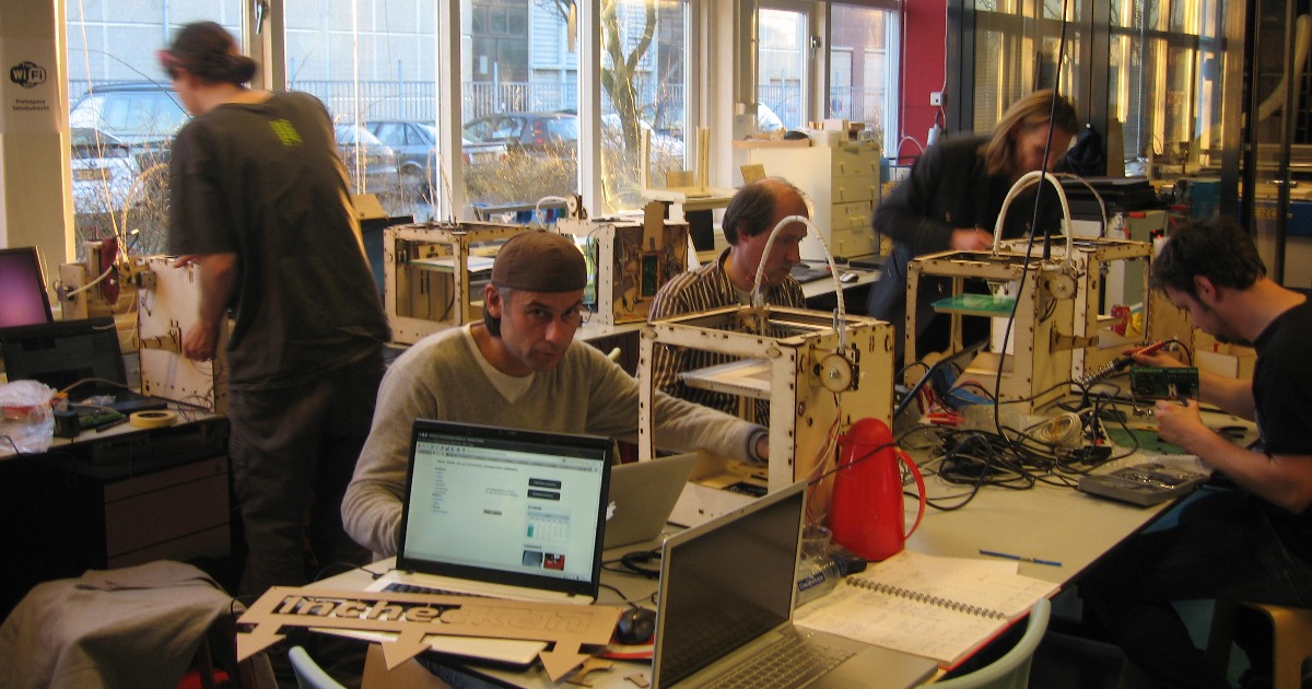 Fab lab, hackerspaces...<br>la rÃ©volution aura-t-elle lieu ?